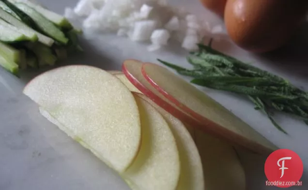 Omelete De Abobrinha De Sálvia De Maçã