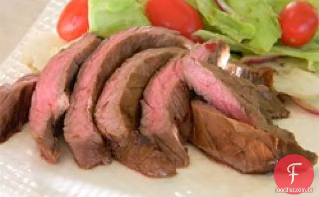 Bife de saia grelhado com molho asiático para churrasco