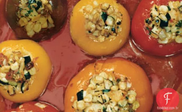 Tomates De Herança Recheados Com Succotash De Milho E Abobrinha