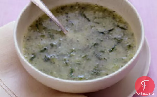 Sopa de abobrinha e hortelã