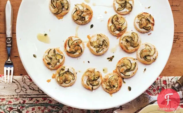 Mini Tortas De Abobrinha E Queijo De Cabra
