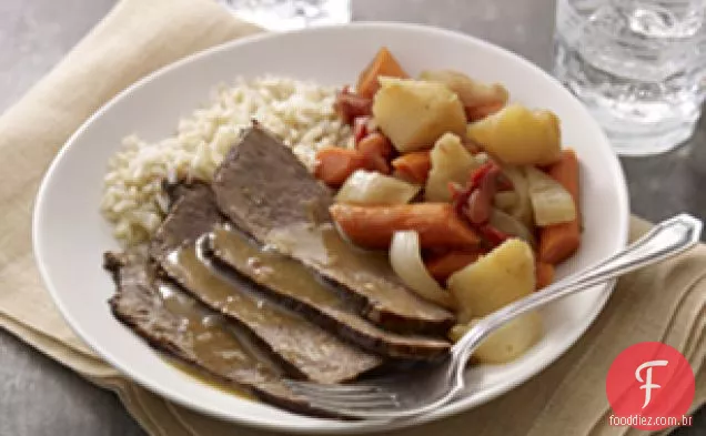 Pote assado e legumes