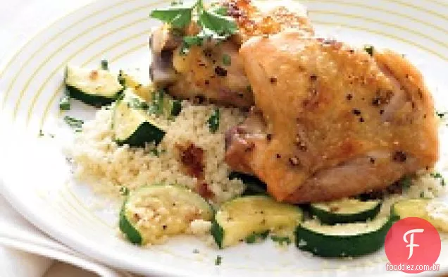 Coxas De Frango Assadas Com Abobrinha E Cuscuz