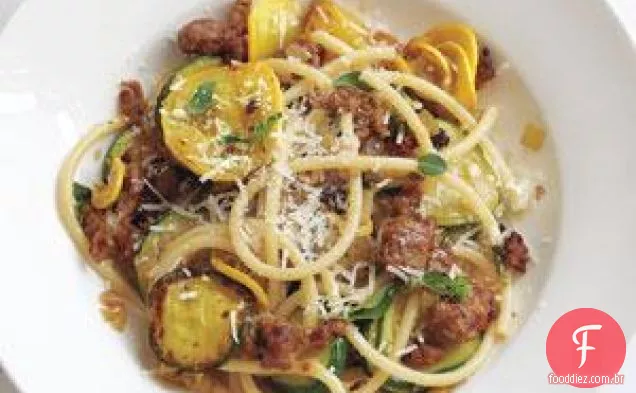 Bucatini Com Salsicha De Peru E Abobrinha