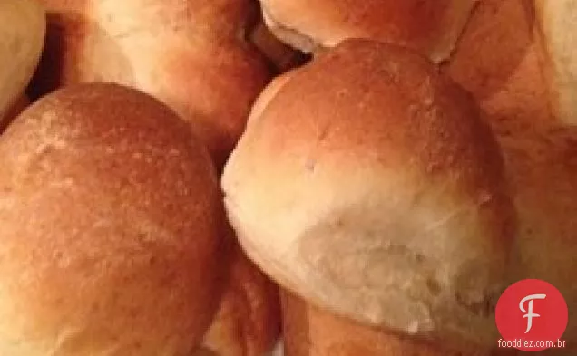 Deb's Cloverleaf Rolls