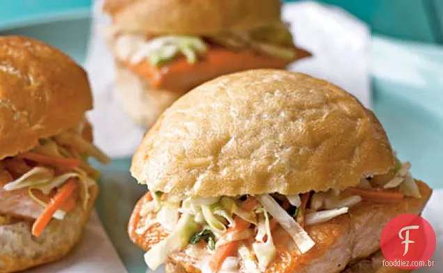 Sanduíches de Char Ártico com limão-estragão Slaw