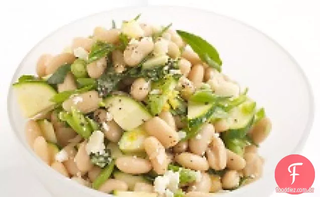 Salada de feijão branco com abobrinha e Parmesão