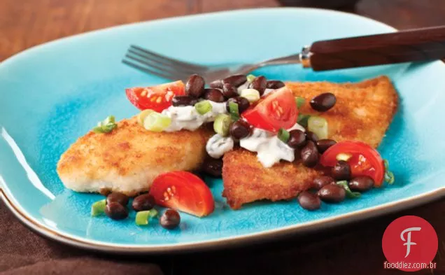 Tilápia empanada com Salsa De Feijão Preto