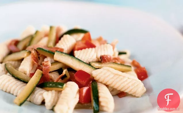 Ricotta Cavatelli com Bacon e abobrinha
