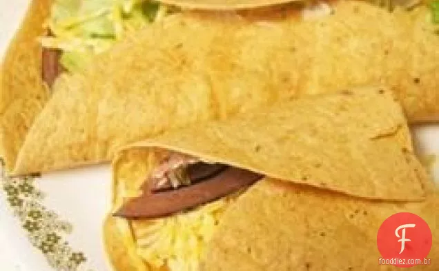 Carne assada e envoltórios de abacate