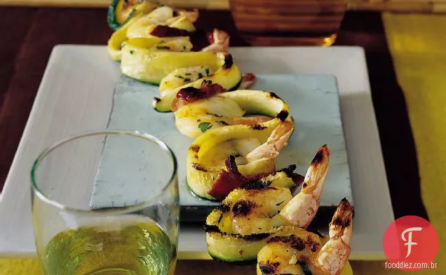 Camarão embrulhado em abobrinha com Bacon