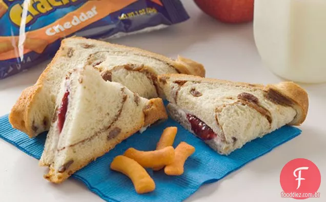 Sanduíches Dobráveis Com Passas De Canela
