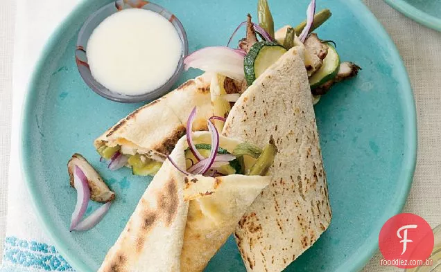 Shawarma de frango com feijão verde e abobrinha