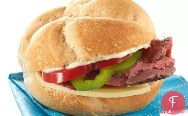 Sanduíche Robusto Da Carne Assada