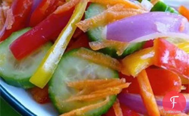 Salada de pepino fresca e crocante