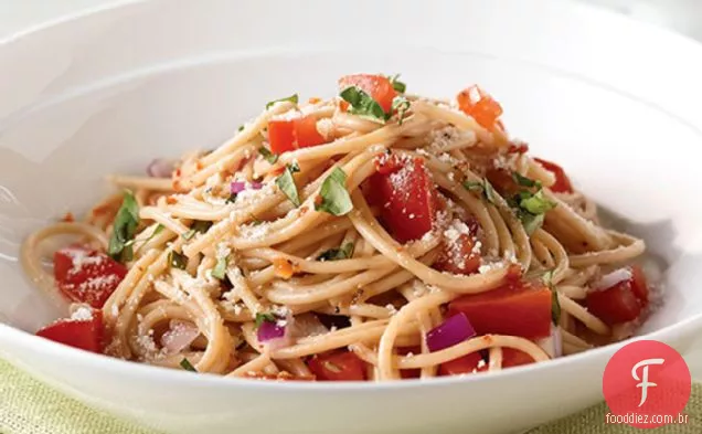 Não-cozinhe molho de tomate fresco com macarrão
