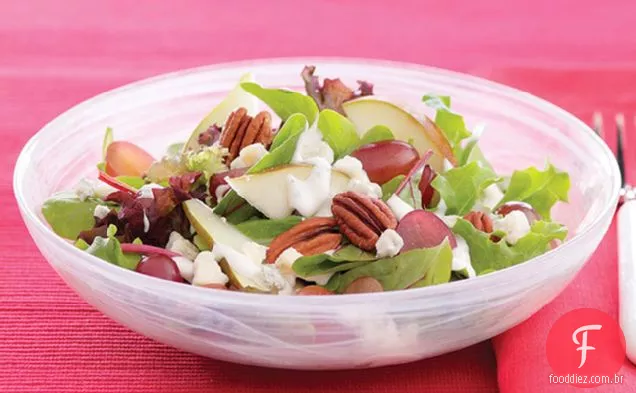 Verduras misturadas com salada de Pêra e noz-pecã