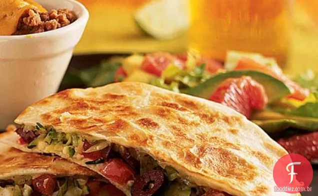 Quesadillas de abobrinha, azeitona e queijo