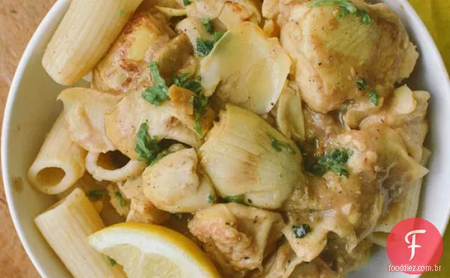 Frango E Alcachofras Em Molho De Vinho