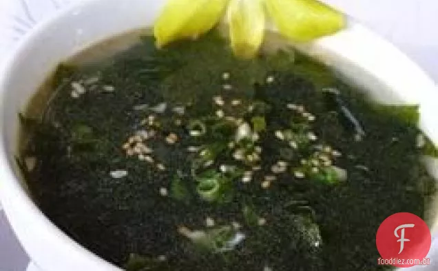 Sopa de algas ao estilo coreano