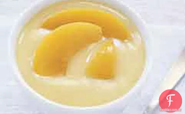 Pêssegos E Pudim De Creme