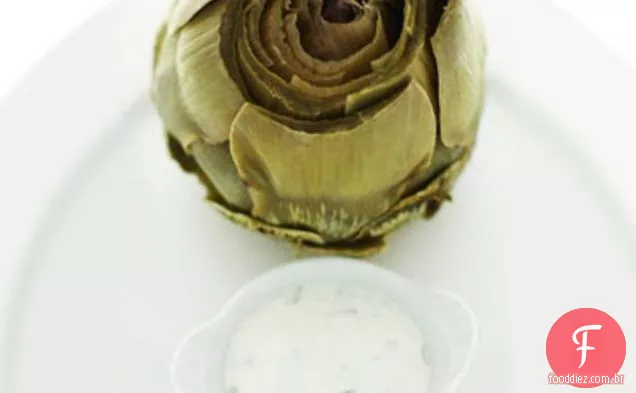 Alcachofras cozidas no vapor com aioli da fraude