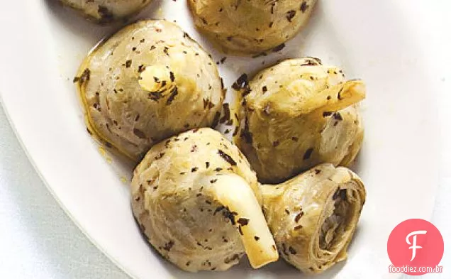 Corações de alcachofra refogados com hortelã (carciofi Alla Romana)