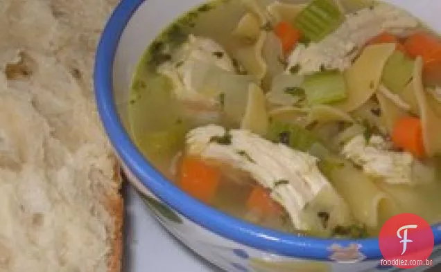 Sopa De Macarrão De Galinha