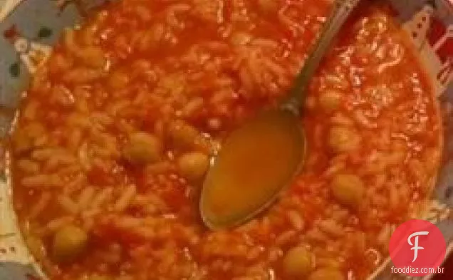Sopa de tomate Garbanzo com arroz