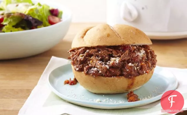 Sanduíches De Carne Ralada Italiana De Fogão Lento