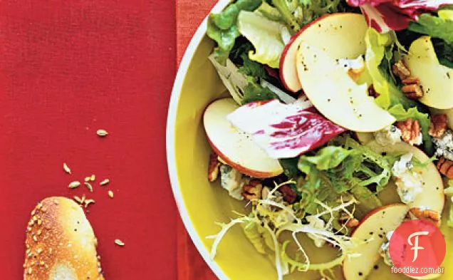 Salada de maçã e Gorgonzola com molho de bordo