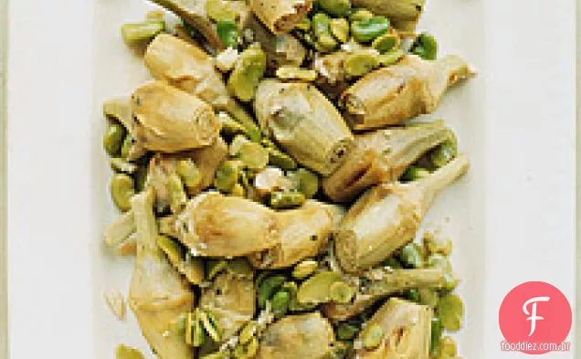 Alcachofras De Bebê Cozidas Com Feijão Fava