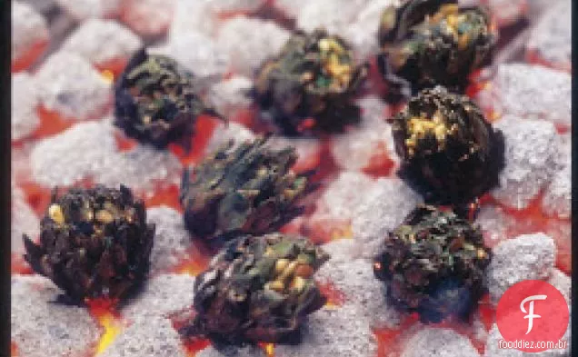 Alcachofras Grelhadas Com Alho, Pimenta E Pinhões