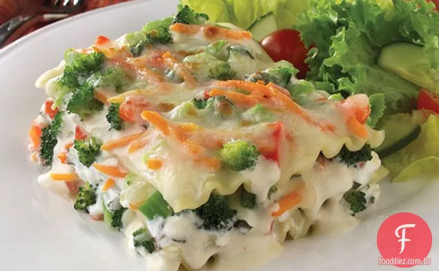 Lasanha vegetariana em molho de Creme de parmesão
