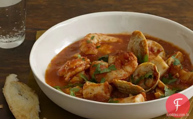 Cioppino Com Torradas De Alho
