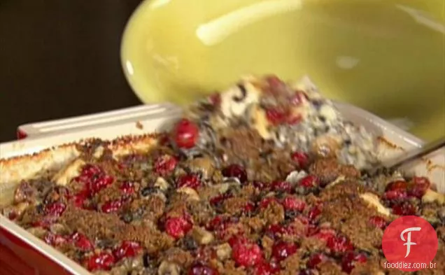 Caçarola cremosa de frango assado e arroz selvagem