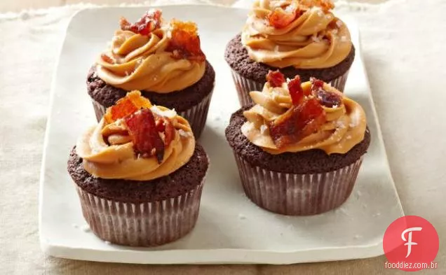 Cupcakes de chocolate e Bacon com glacê Dulce De Leche