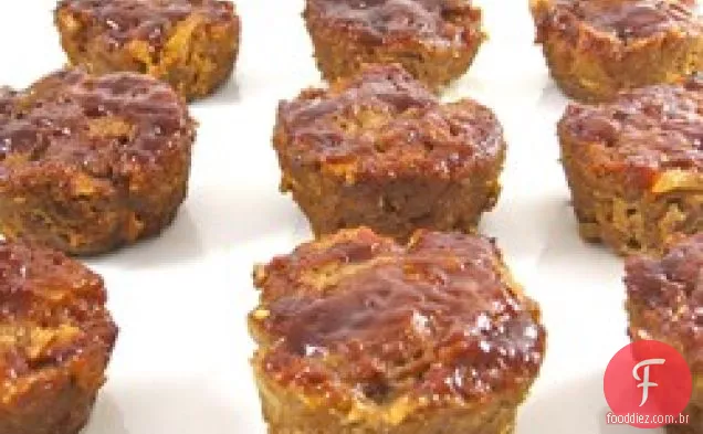 Muffins de bolo de carne com molho para churrasco