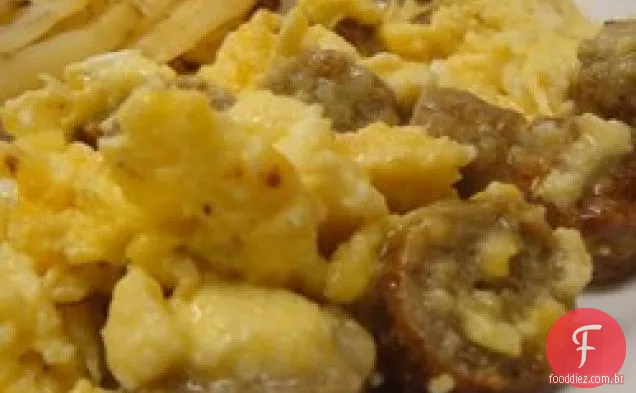 Salsicha, ovo e queijo Scramble