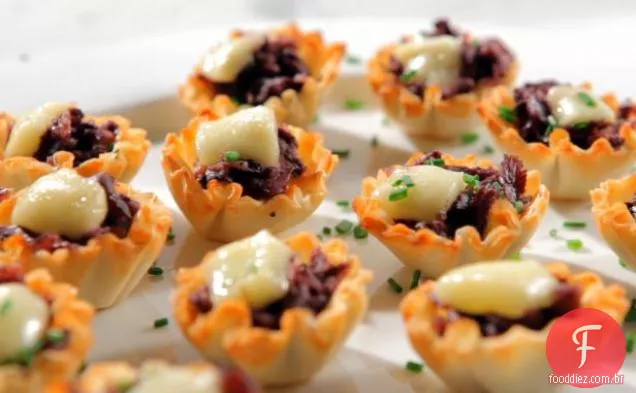 Morde cogumelos Brie e Merlot