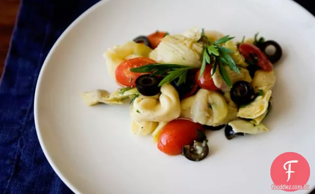 Salada Tortellini Com Alcachofras, Tomates E Azeitonas