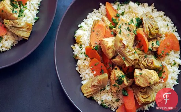Guisado De Frango Marroquino Com Corações De Alcachofra E Cenouras