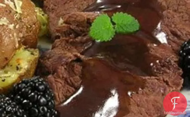 Carne de veado com molho de Vinho De Amora