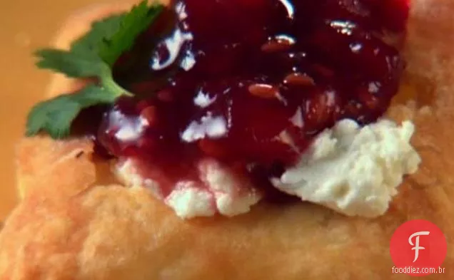 Quadrados de queijo de cabra com Chutney de framboesa Chile