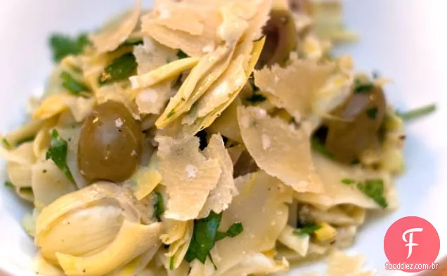 Jantar hoje à noite: alcachofra, azeitona e macarrão com limão