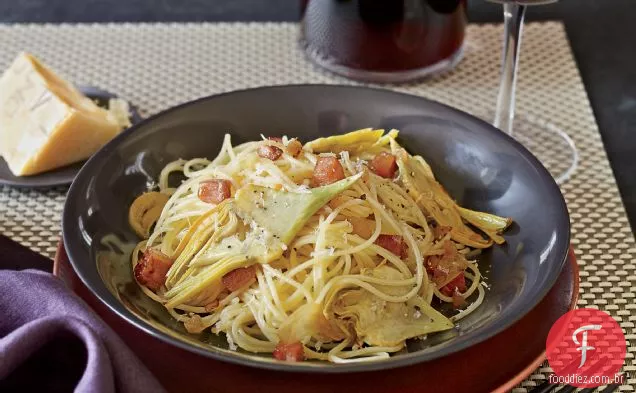 Espaguete com alcachofras e Pancetta