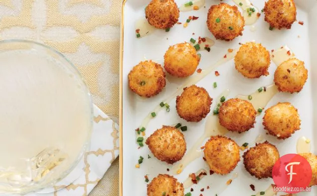 Poppers de queijo de cabra com mel