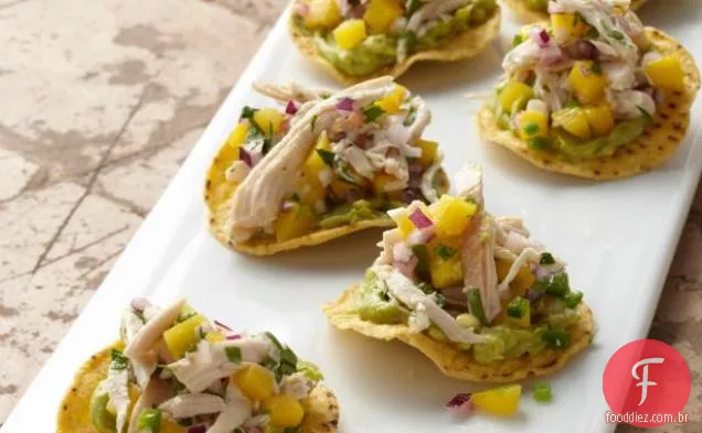 Mini frango e manga Tostadas