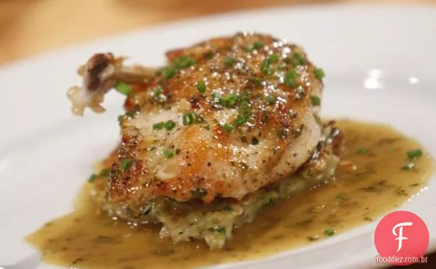 Pan Peito De Frango Assado com Jus de ervas e batata-Hash vegetal