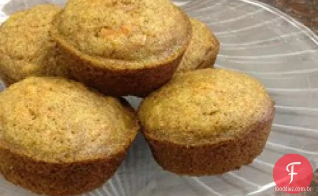 Muffins de cenoura fofos com cobertura de Cream Cheese